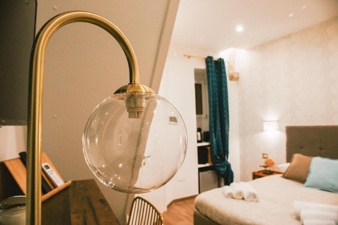 Dimora Petra -Suites- Bari Exteriör bild